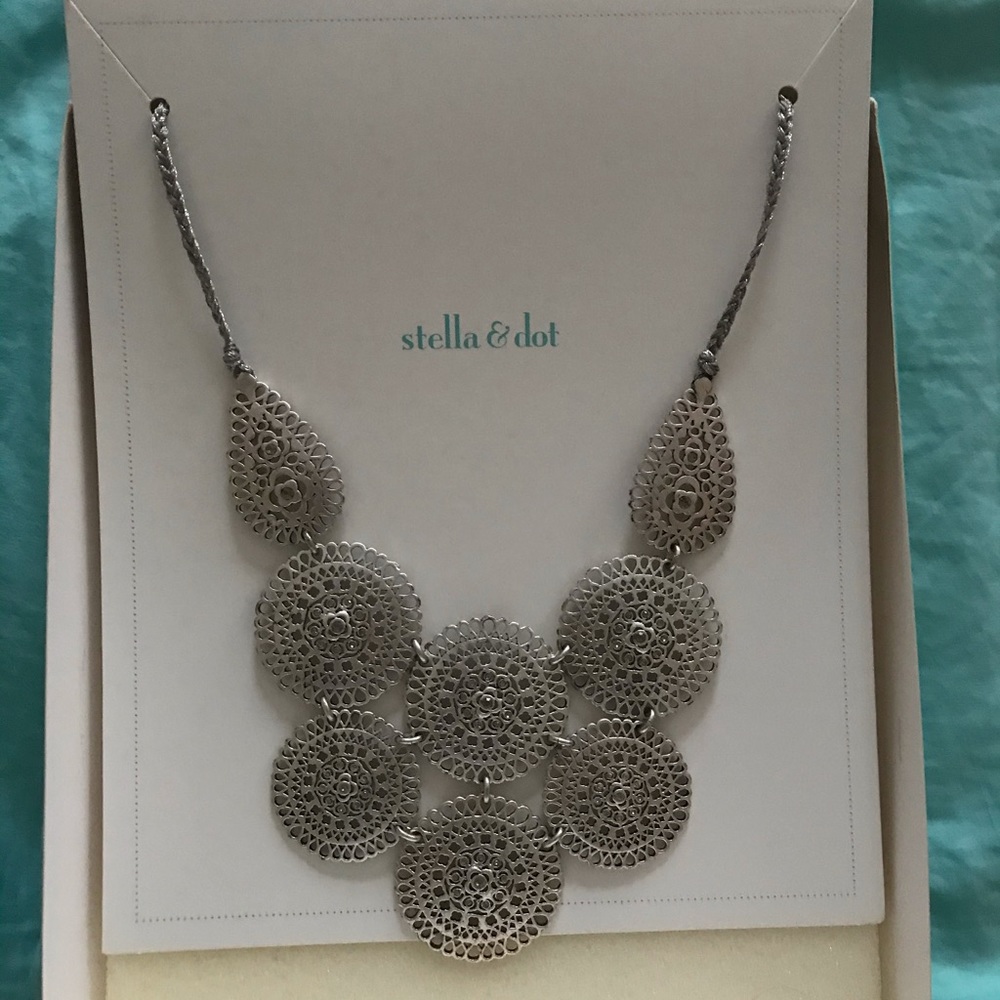 Stella &Dot Necklace